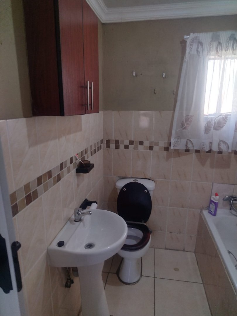 2 Bedroom Property for Sale in Mabopane Unit U North West